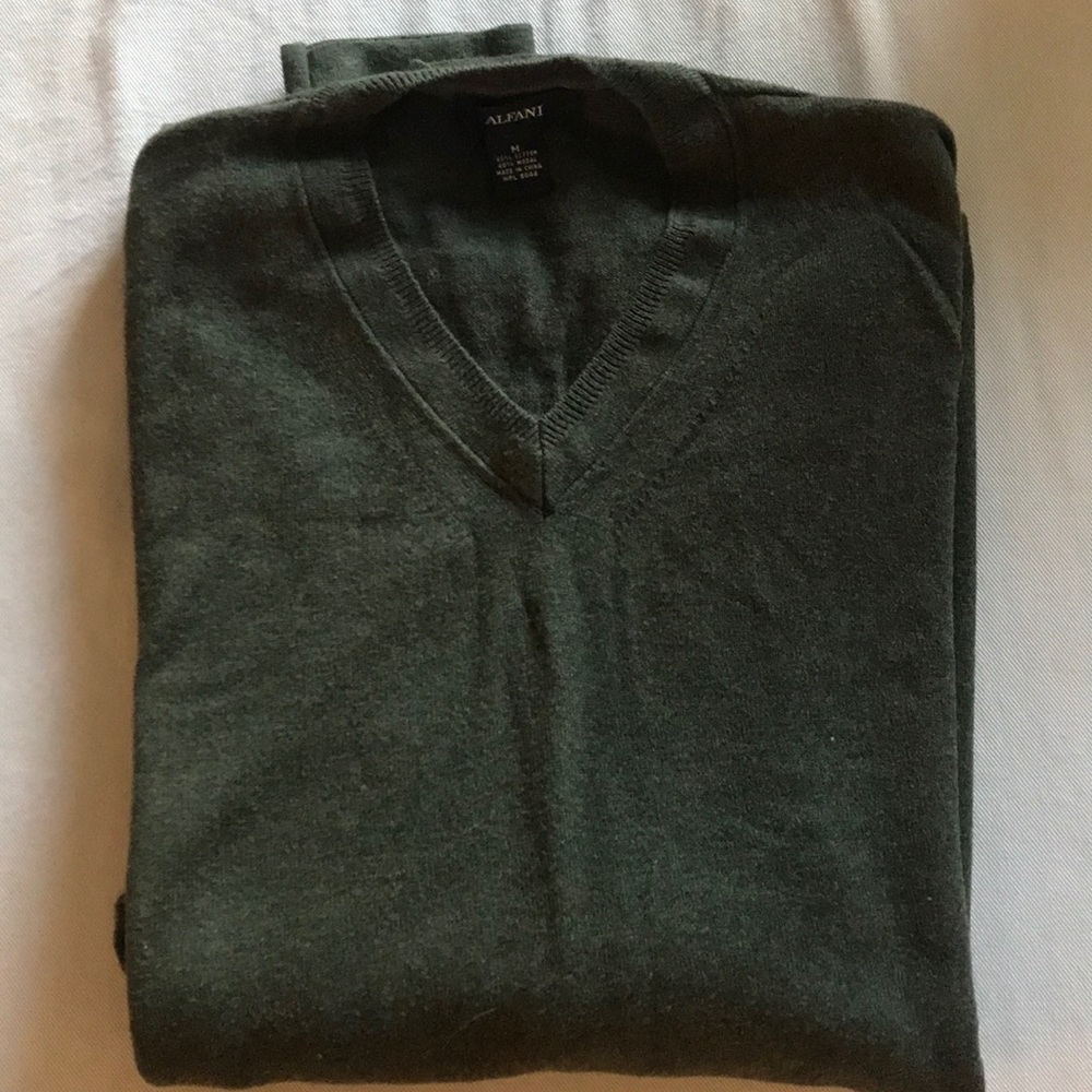 Alfani Olive green v neck sweater. Size medium.
